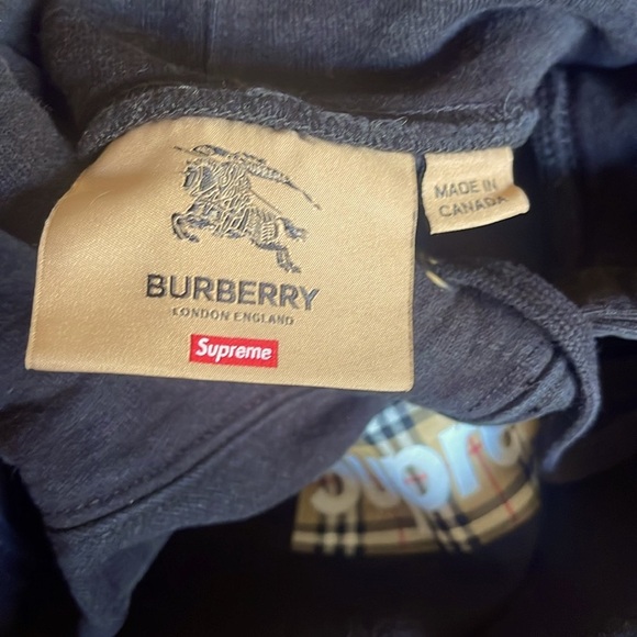 Burberry x Supreme 2022 Black Hoodie size XL GUC - Picture 3 of 7